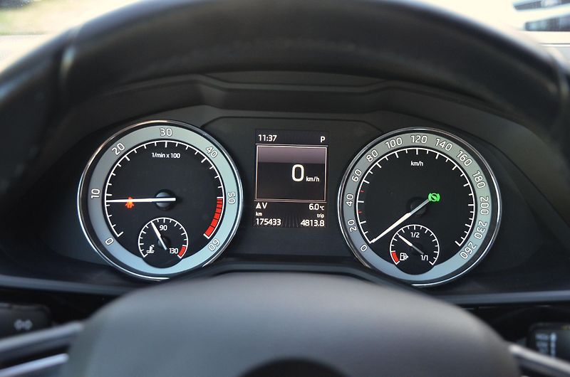 Škoda Superb (2016) 2.0 TDi 140kW 4x4 L&K / 1.MAJ. - fotka 30 z 47