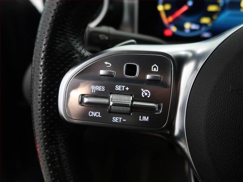 Mercedes-Benz CLA (2020) 200 - fotka 13 z 16