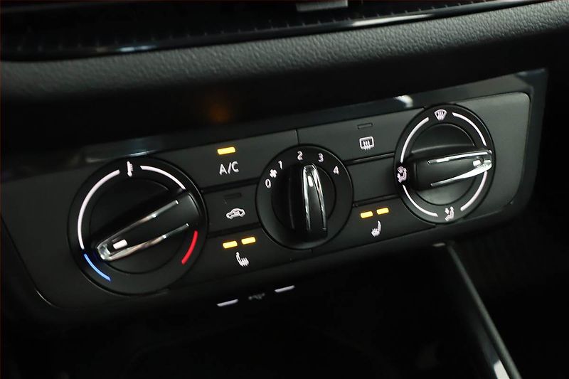 Škoda Fabia (2023) Ambition 1.0 TSI, ČR,1.maj - fotka 10 z 13