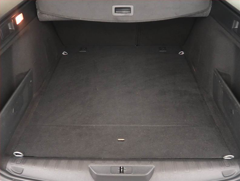 Peugeot 308 (2019) 1.2 PureTech, Serv.kniha - fotka 13 z 14