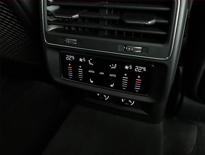 Audi Q8 (2018) 50 TDI - fotka 17 z 20