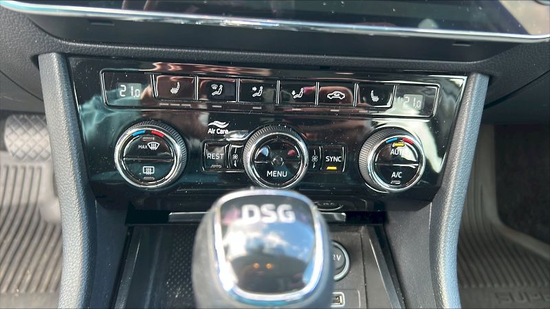 Škoda Superb (2018) COMBI / 2.0 TDI / 110 kW / 7DS - fotka 22 z 25