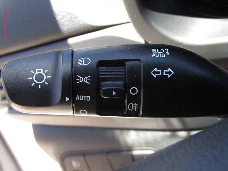 Hyundai i20 (2024) 1.2i, 1.maj,ČR, AC, navi - fotka 12 z 22