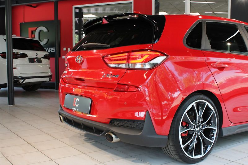 Hyundai i30 N Performance - fotka 8 z 40