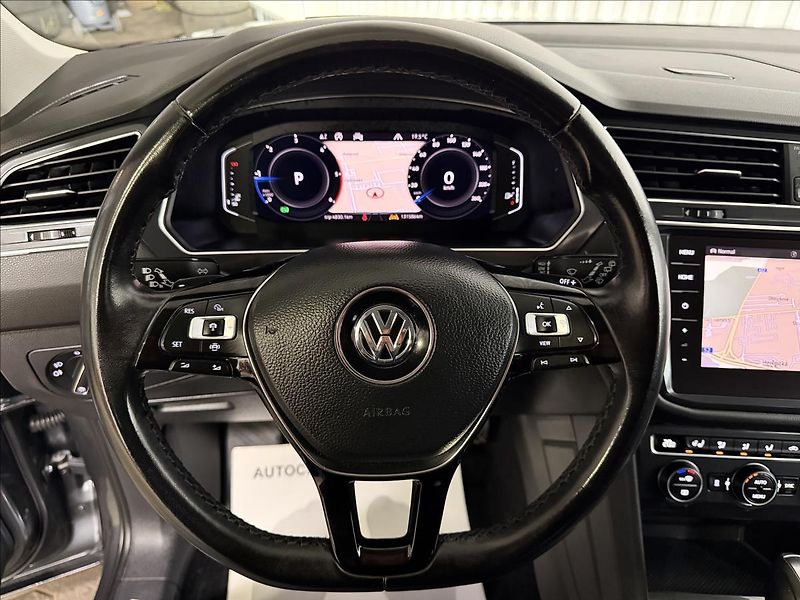 Volkswagen Tiguan Allspace 2.0TDI 140kW 4M R-LINE NEZ-TOP - fotka 16 z 49