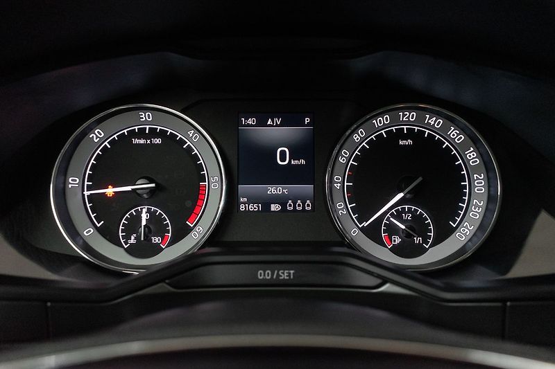 Škoda Superb 2.0 TDI 147kW STYLE*DPH*ČR 1.M - fotka 22 z 44