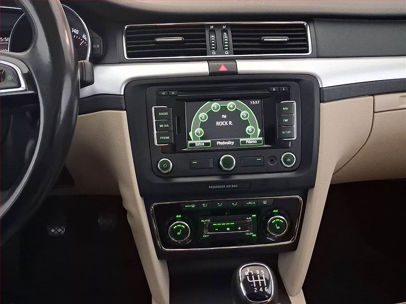 Škoda Superb (2014) 2.0 TDI, Serv.kniha, Navi - fotka 10 z 19