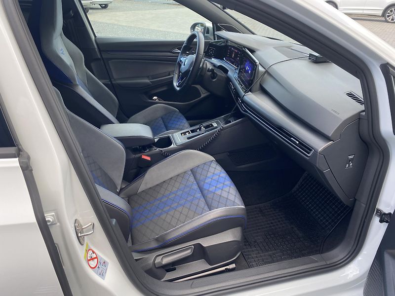 Volkswagen Golf 2.0 TSI 235kW-R-PERFORMANCE - fotka 41 z 41