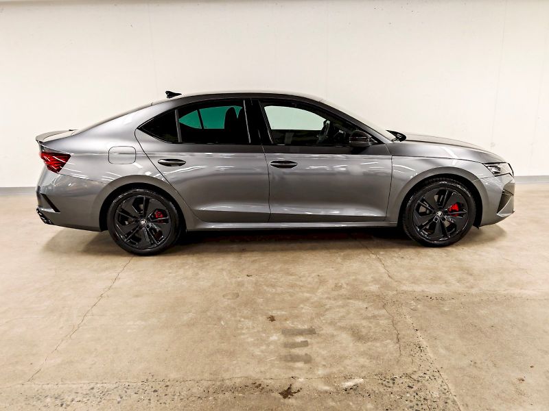 Škoda Octavia (2025) 2.0 TSI 195 kW DSG RS - fotka 27 z 31