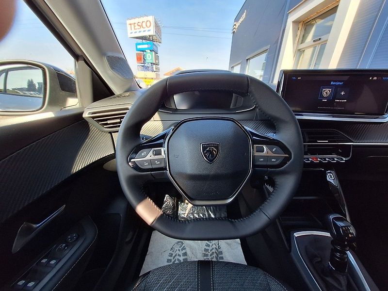 Peugeot 208 (2026) ALLURE PureTech 100 MAN6 - fotka 15 z 17