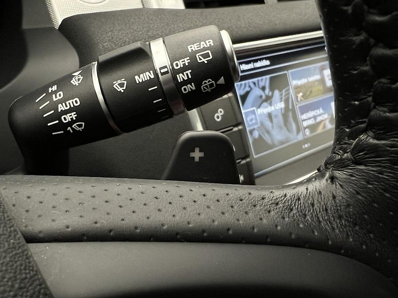 Land Rover Range Rover Evoque AWD HSE Si4 AUT - fotka 26 z 44