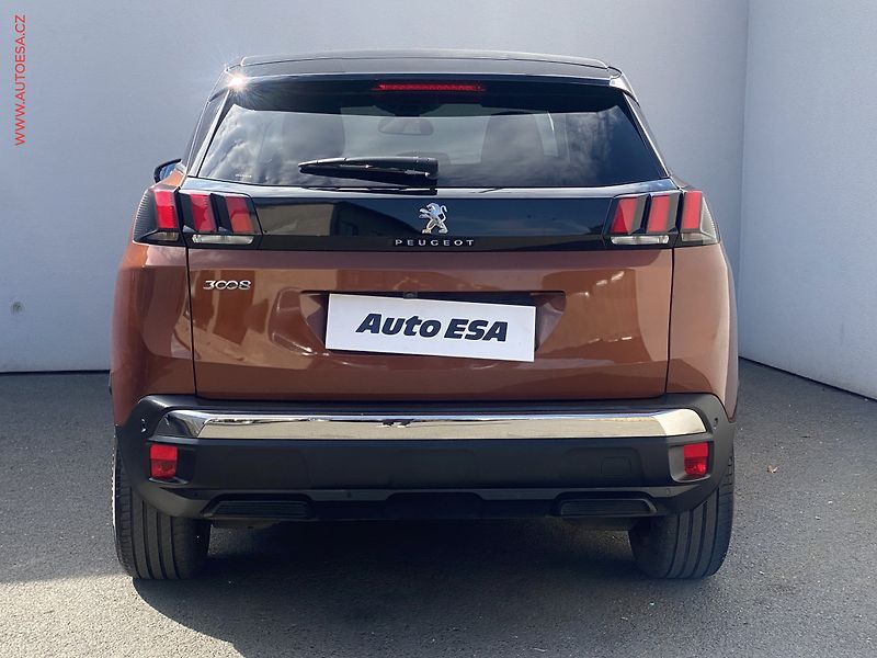 Peugeot 3008 (2018) 1.2 PT, Allure, AT - fotka 5 z 16