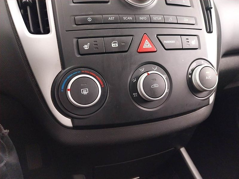 Kia Ceed (2011) 1.4 CVVT, ČR,1.maj, Serv.kniha - fotka 13 z 18