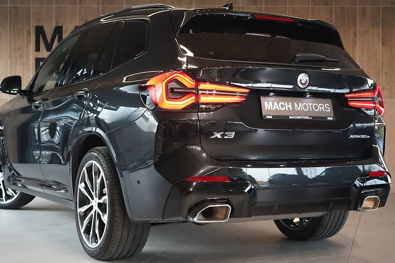 BMW X3 30e xDrive, M Sport, Head-up - fotka 12 z 42