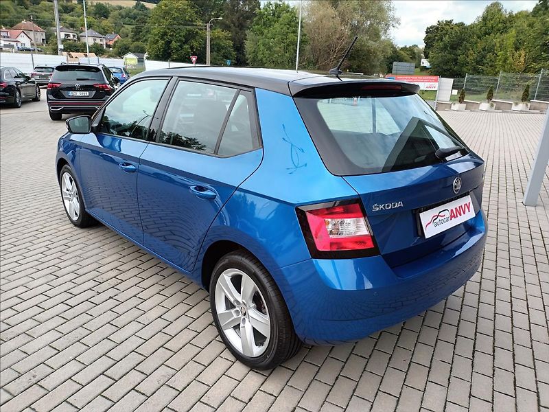 Škoda Fabia 1,2 TSI,66KW,TEMPOMAT,DIGIKLIM - fotka 7 z 35
