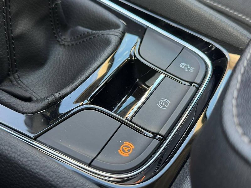 Škoda Karoq Ambition 2,0 TDI 85 kW 6° MP - fotka 12 z 37