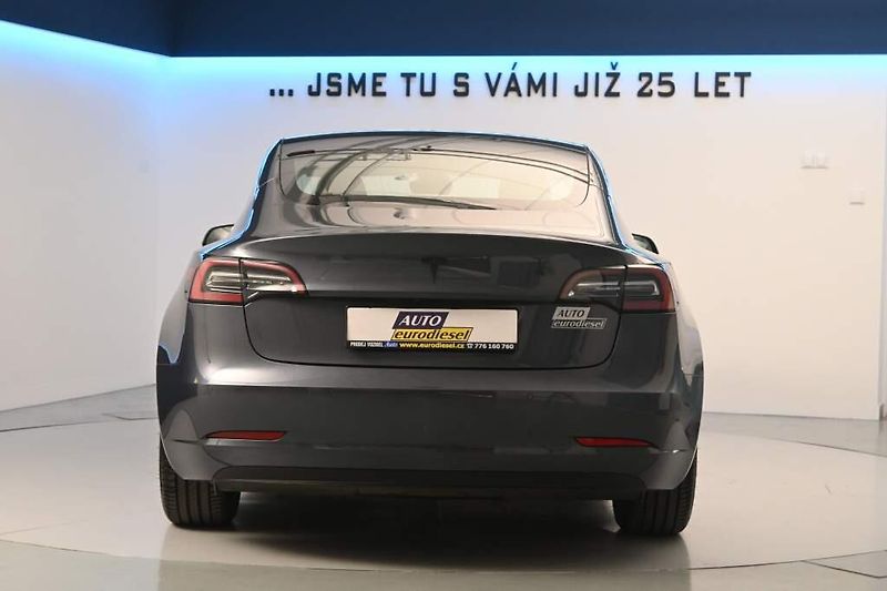 Tesla Model 3 (2020) LED 360 RWD Kamera Range Plus - fotka 6 z 33