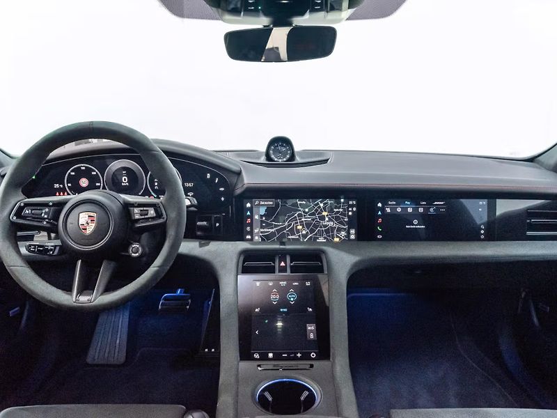 Porsche Taycan GTS Sport Turismo HuD 360 Inno - fotka 16 z 20