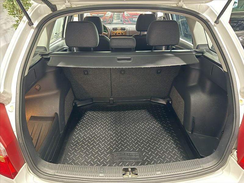 Škoda Fabia 1,2   i KLIMA TEMPOMAT ČIDLA - fotka 22 z 29