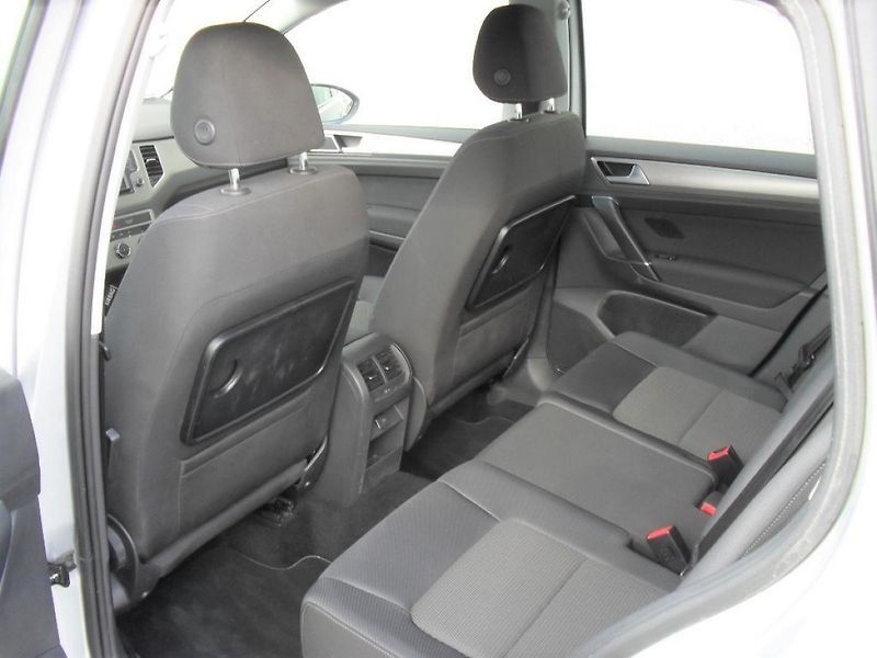 Volkswagen Golf Sportsvan 1,6 TDI ALU ESP PDC REZERVACE! - fotka 14 z 35