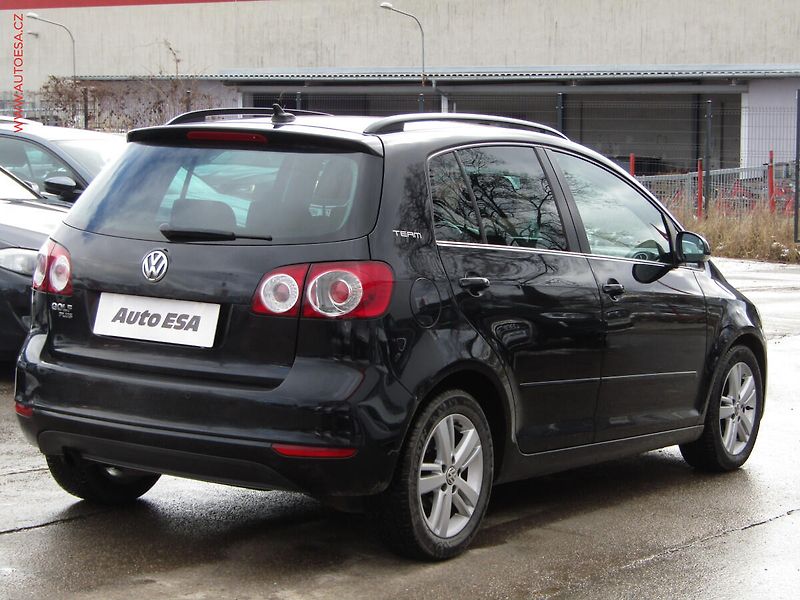 Volkswagen Golf Plus (2011) 1.6 TDi, AC - fotka 4 z 18