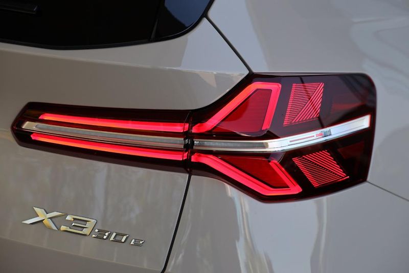 BMW X3 30e xDrive - fotka 18 z 18