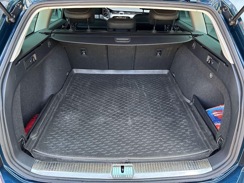 Volkswagen Passat Variant (2021) 2.0 TDI 4Motion DSG Alltrack - fotka 28 z 29