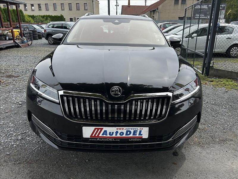 Škoda Superb 2,0 TDi DPH  360° Travel Asist - fotka 9 z 50