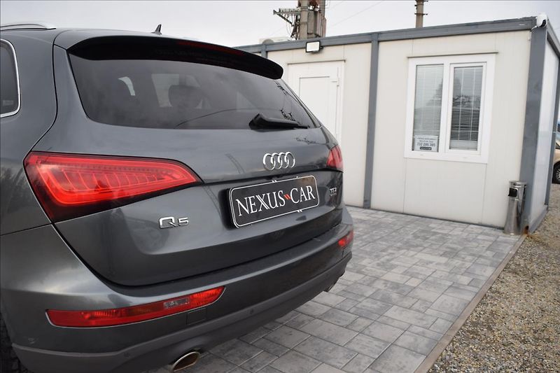 Audi Q5 3,0 V6 180KW S-LINE AUTOMAT - fotka 12 z 57