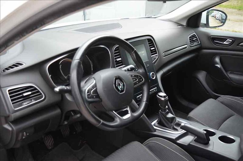 Renault Mégane (2016) GRANDTOUR 1,5 DCI - fotka 17 z 24
