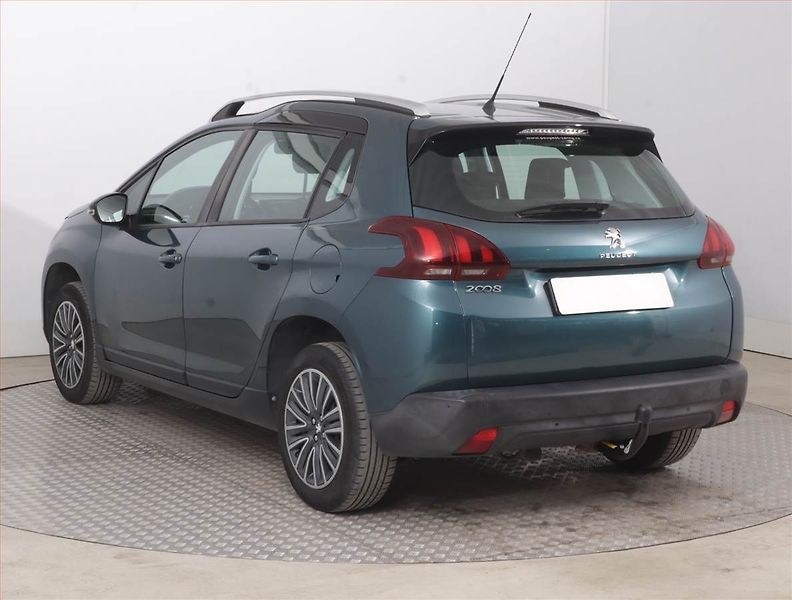 Peugeot 2008 (2018) 1.2 PureTech, Serv.kniha - fotka 4 z 16