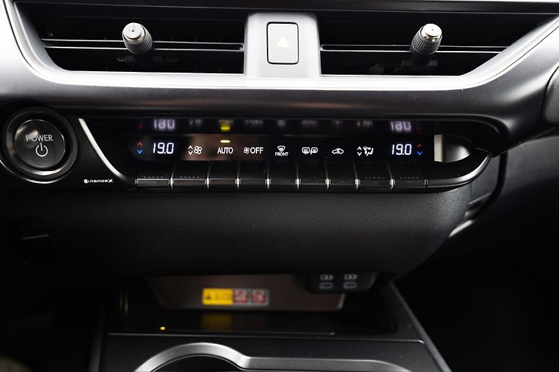 Lexus UX 300h 300H 2.0 HEV BUSINESS TECH - fotka 12 z 26