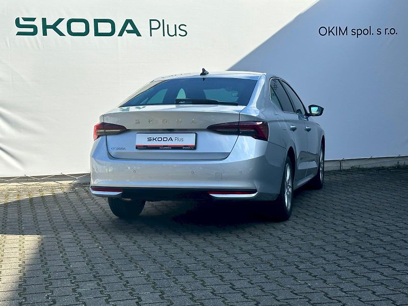 Škoda Octavia (2024) 1.5 TSI 110kW MHEV Top Selecti - fotka 2 z 24