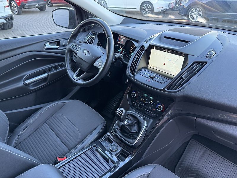Ford Kuga (2017) 2.0TDCi AWD Xenony Kamera - fotka 14 z 49