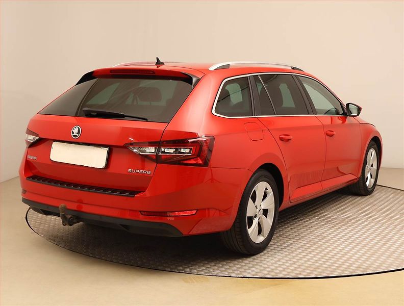 Škoda Superb (2016) 2.0 TDI, Serv.kniha, Kůže - fotka 5 z 21