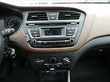 Hyundai i20 1,2 i 55kW koupeno v ČR,klima - náhled 20