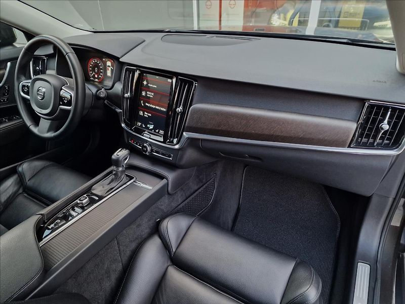 Volvo V90 D4 AWD Cross Country,ČR,1.Maj - fotka 13 z 50