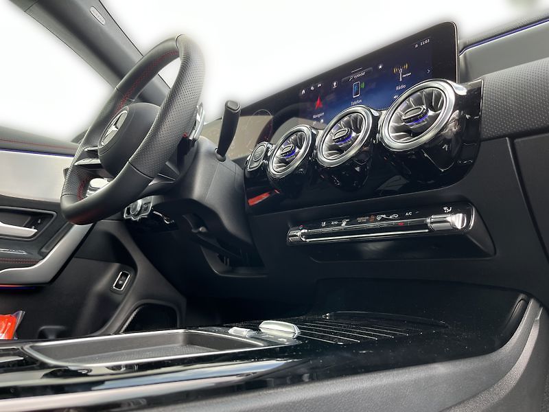 Mercedes-Benz CLA Třída 200 d kupé AMG Night - fotka 17 z 21
