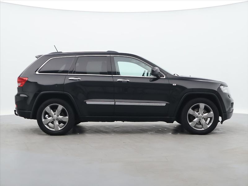 Jeep Grand Cherokee 3.0 CRD 177kW Overland 4WD Aut - fotka 8 z 37