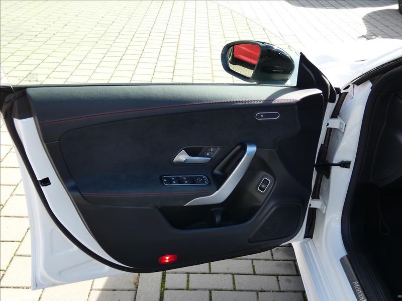 Mercedes-Benz CLA 2,0 200d 4M,1Maj, ČR, dph - fotka 12 z 35
