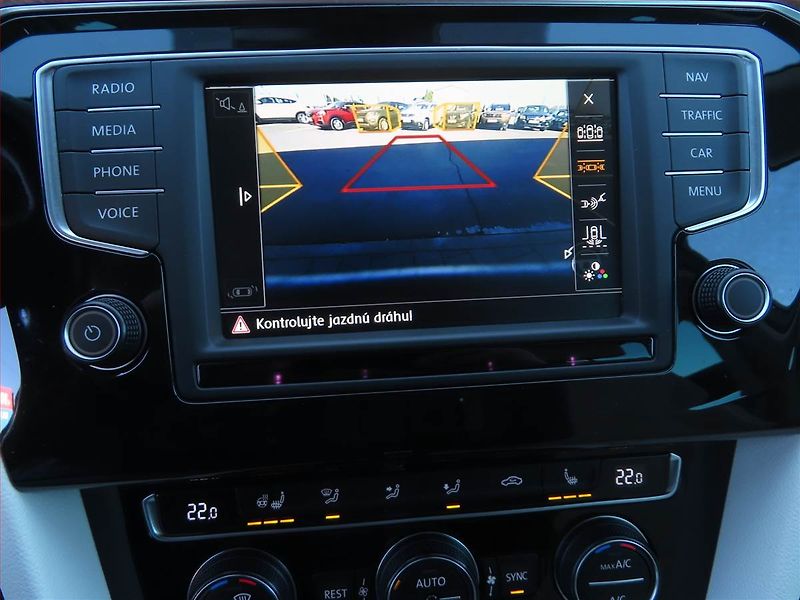 Volkswagen Passat (2016) 2.0 TDI, Automat, Serv.kniha - fotka 20 z 24