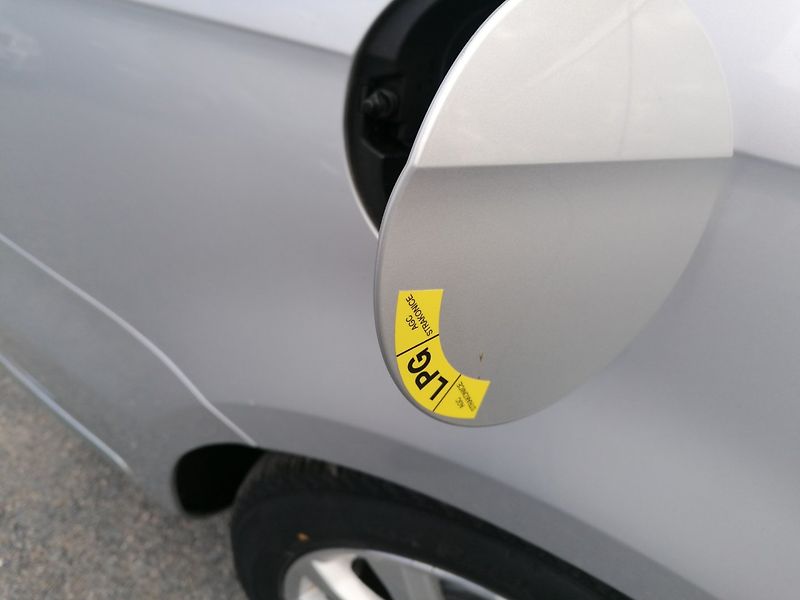 Volkswagen Passat (2015) 1.4 TSi LPG  Xenon - fotka 24 z 27