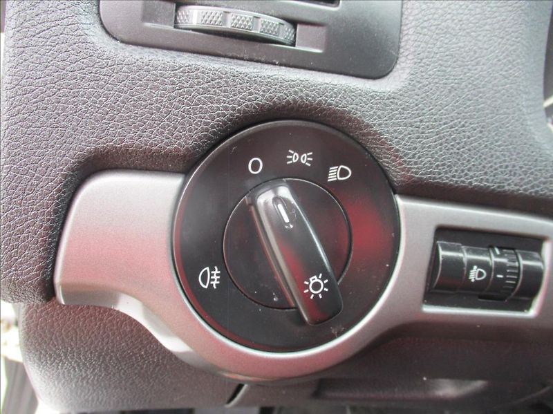 Škoda Octavia 1,4 i, klimatizace, servis, - fotka 22 z 36