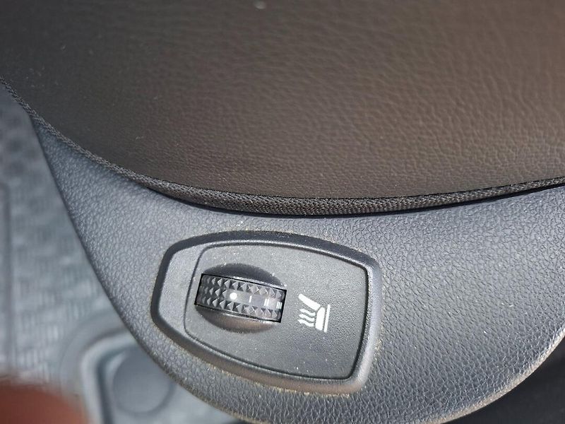 Renault Laguna (2013) 2.0dCi 110kW BLACK EDITION - fotka 16 z 33