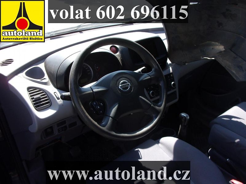 Nissan Almera Tino (2004) - fotka 2 z 7