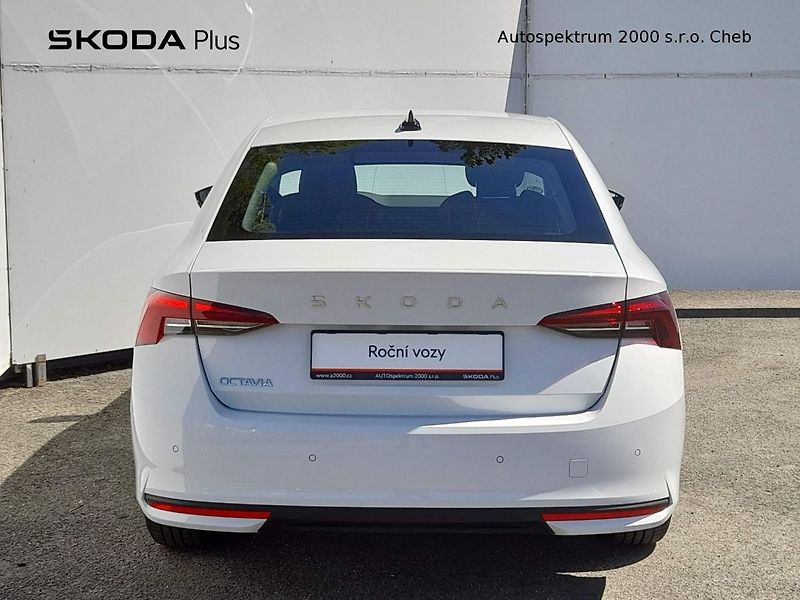 Škoda Octavia Selection 1.5 TSI 110kW 6MP - fotka 9 z 20