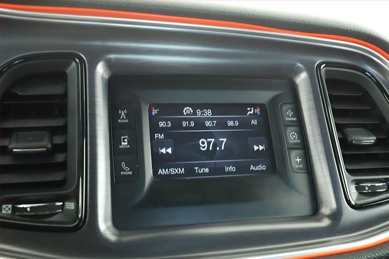 Dodge Challenger (2016) 3.6 V6 - fotka 8 z 15
