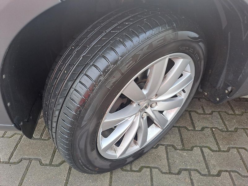 Volvo XC90 (2016) 2,0 D5 AWD DRIVE-E INSCRIPTION - fotka 27 z 35