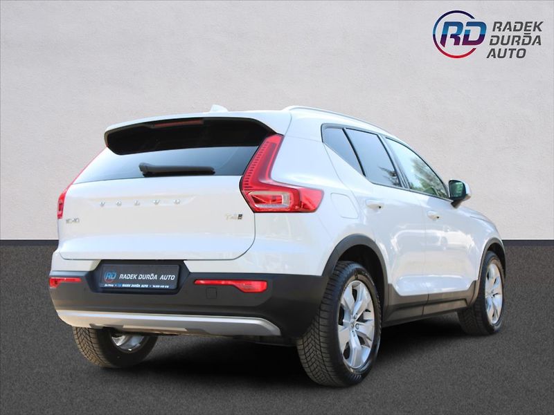 Volvo XC40 2,0 T4  1MAJ,4x4,MOMENTUM PRO - fotka 5 z 35