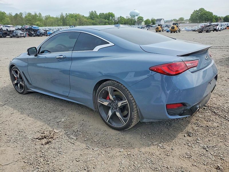 Infiniti Q60 (2022) Auto na cestě - fotka 2 z 12